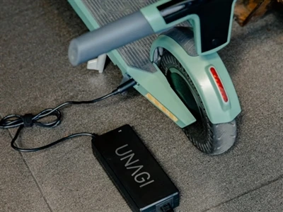 Sådan tilsluttes et 24v batteri til en elektrisk scooter